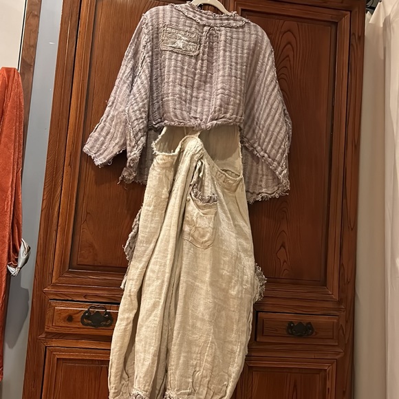 Authentic vintage, Magnolia Pearl overalls and Jacket not included - Picture 12 of 16